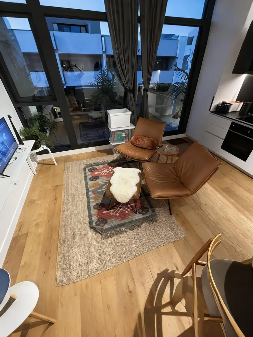 墨爾本1b1b帶陽台，26s1房東直租，急轉！