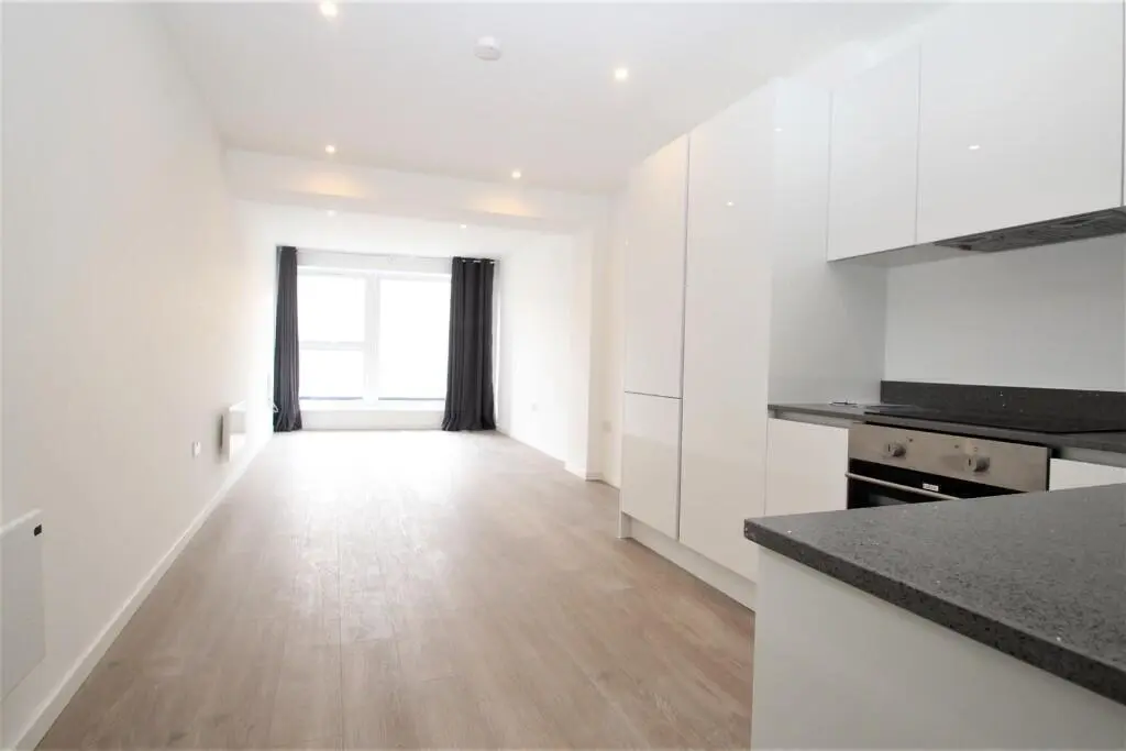 倫敦性價比高2b2b，可以看室友情況哦～