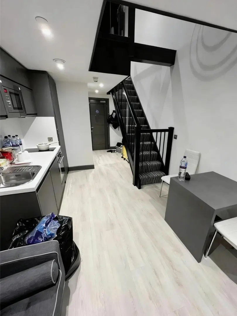 格拉斯哥居然有loft，還包bill🤯