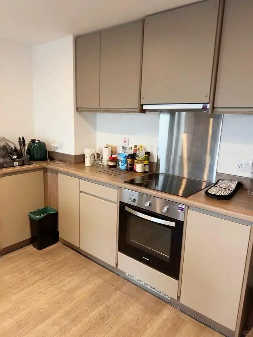 華威大面積studio低價轉，帶洗衣機