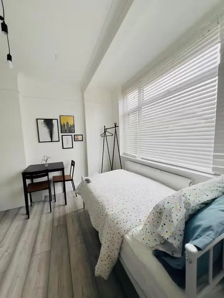 有福啦友友!步行直達愛丁堡大學還包bill!