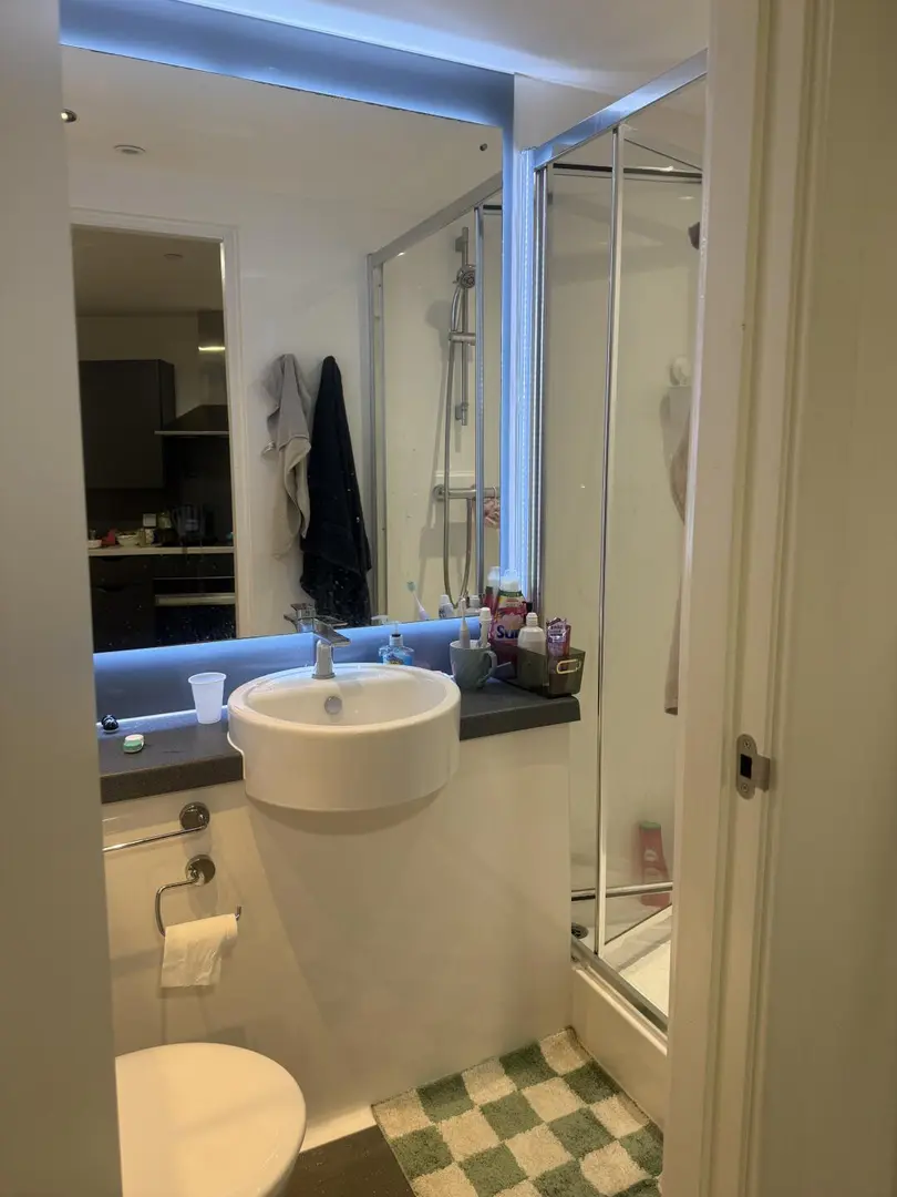 格拉斯哥➗拐角落地窗studio，🚶到格大