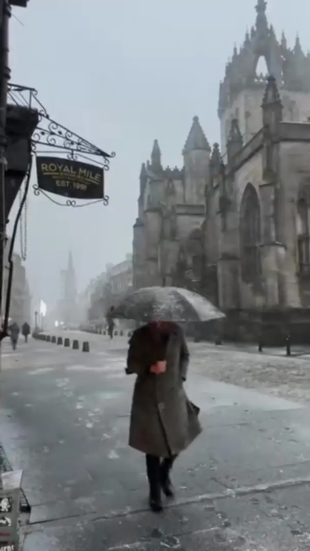 🇬🇧2025冬令時雖遲但到|反方向的鐘