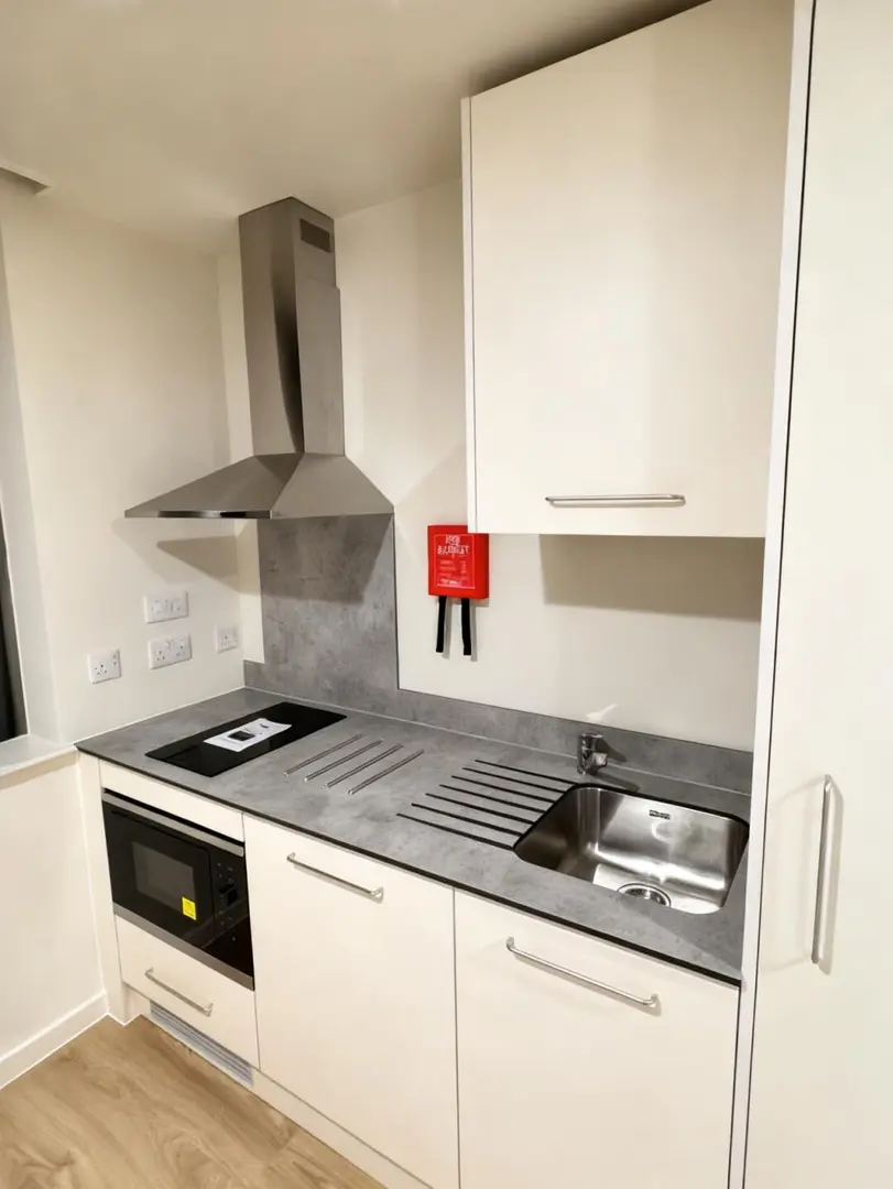 華威大學旁➗自住studio，包bill｜超大空間