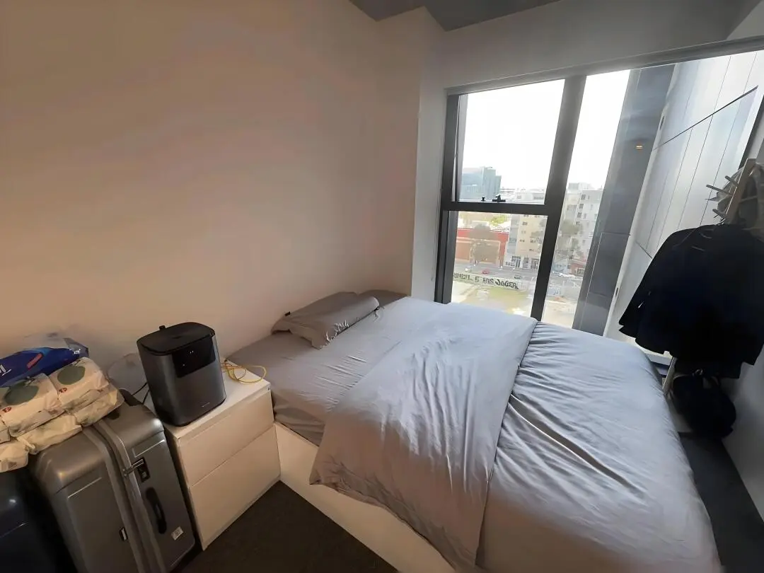 明年二月入住｜落地窗吧檯+近RMIT 包bill