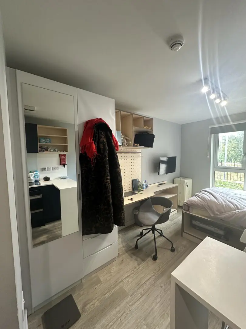 900m到華威大學，28㎡的studio求接免水電