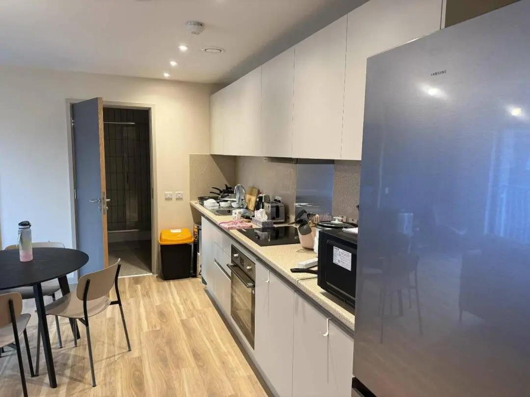 爱丁堡1b1b找下一任有缘租客～