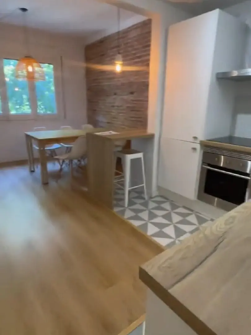 巴塞隆納4b整租，近海，通勤市中心25分鐘