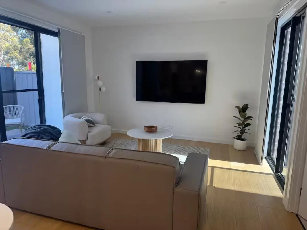 雪梨轉租自住1b1b，帶陽台車位，包bill～