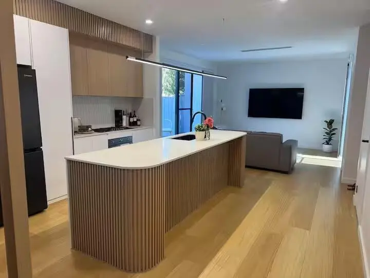 雪梨轉租自住1b1b，帶陽台車位，包bill～