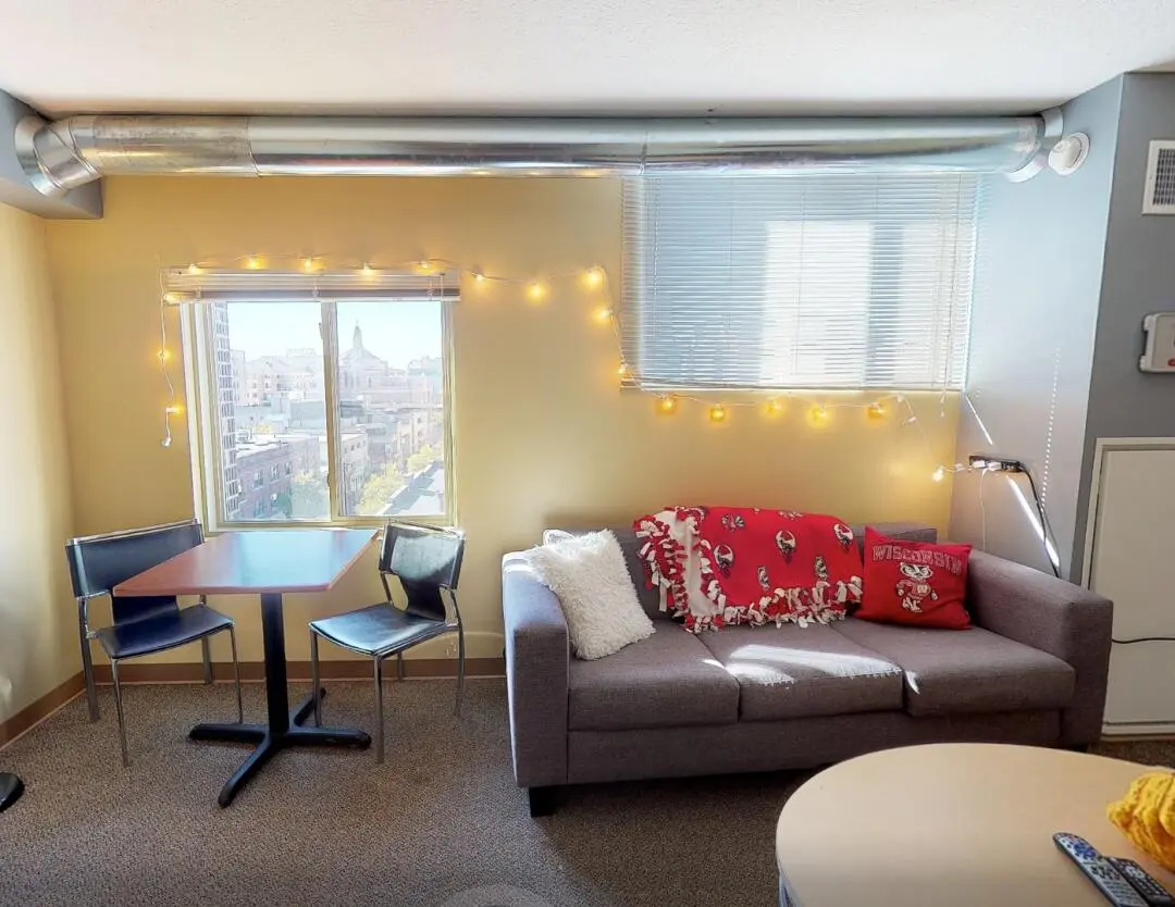 麦迪逊｜温馨精致单间【跟朋友幸福的开始】