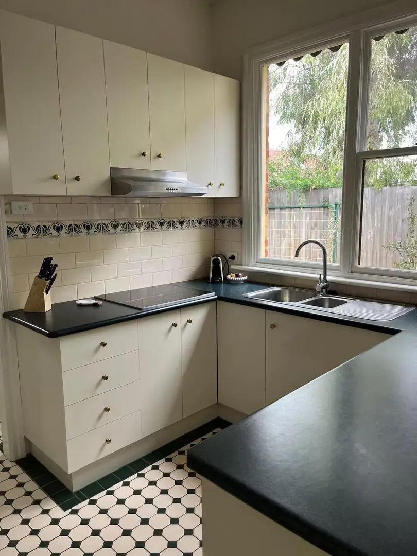 布里斯班低價轉帶露台的1b1b