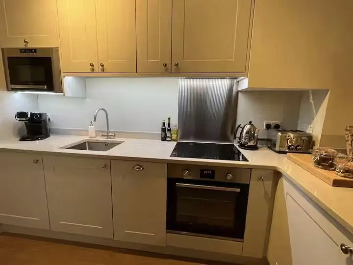 布里斯托轉租1b1b｜在坡上