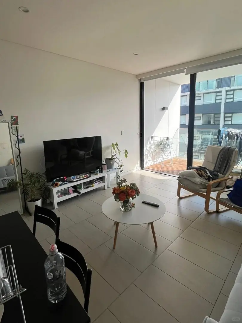 阿德300pw出頭，帶小陽台可整租～