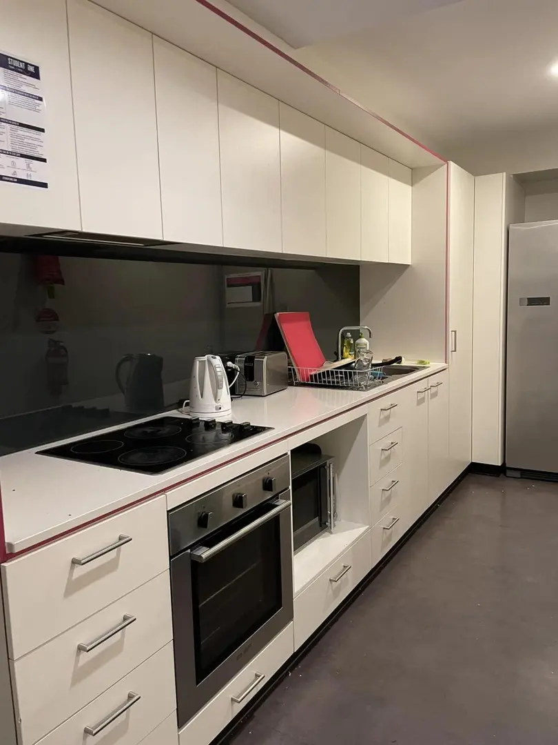 急招！布里斯班找合租女室友，包bill空調