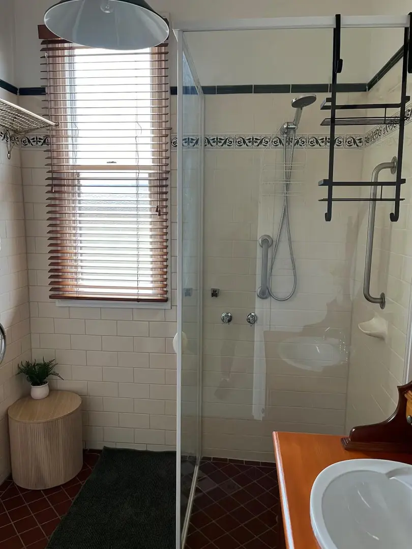 布里斯班低價轉帶露台的1b1b