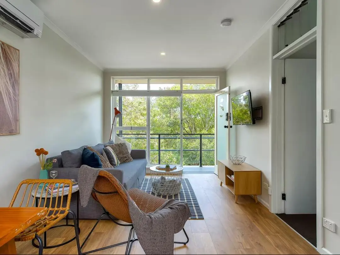 布里斯班2b2b拼室友，近uq带露台