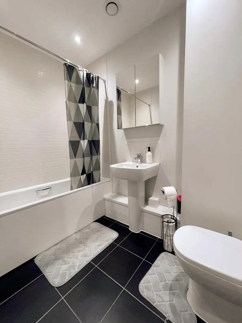 倫敦急轉，個人陽光房1b1b  可🔪