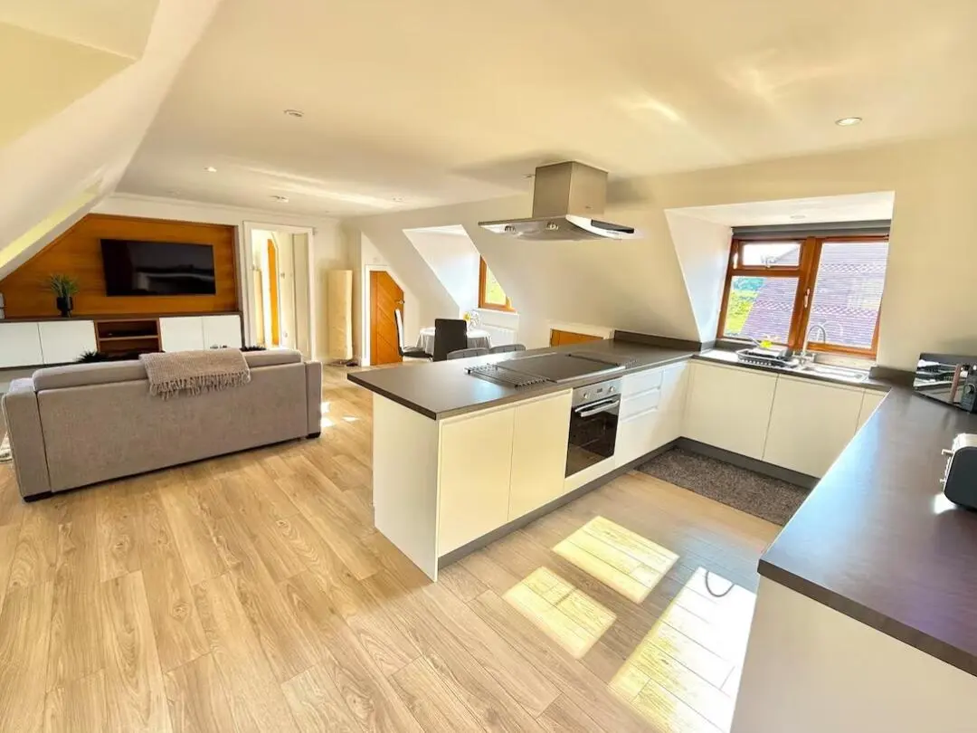 伦敦1b1b可两人入住｜整套转租300pw