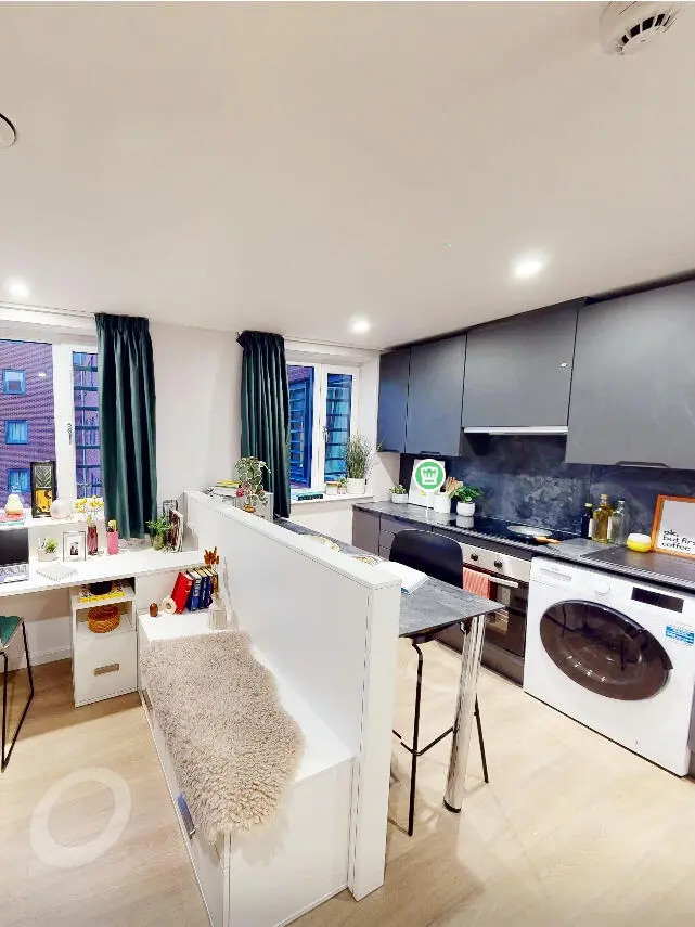 26fall曼大，校門口studio包bill還帶洗衣機