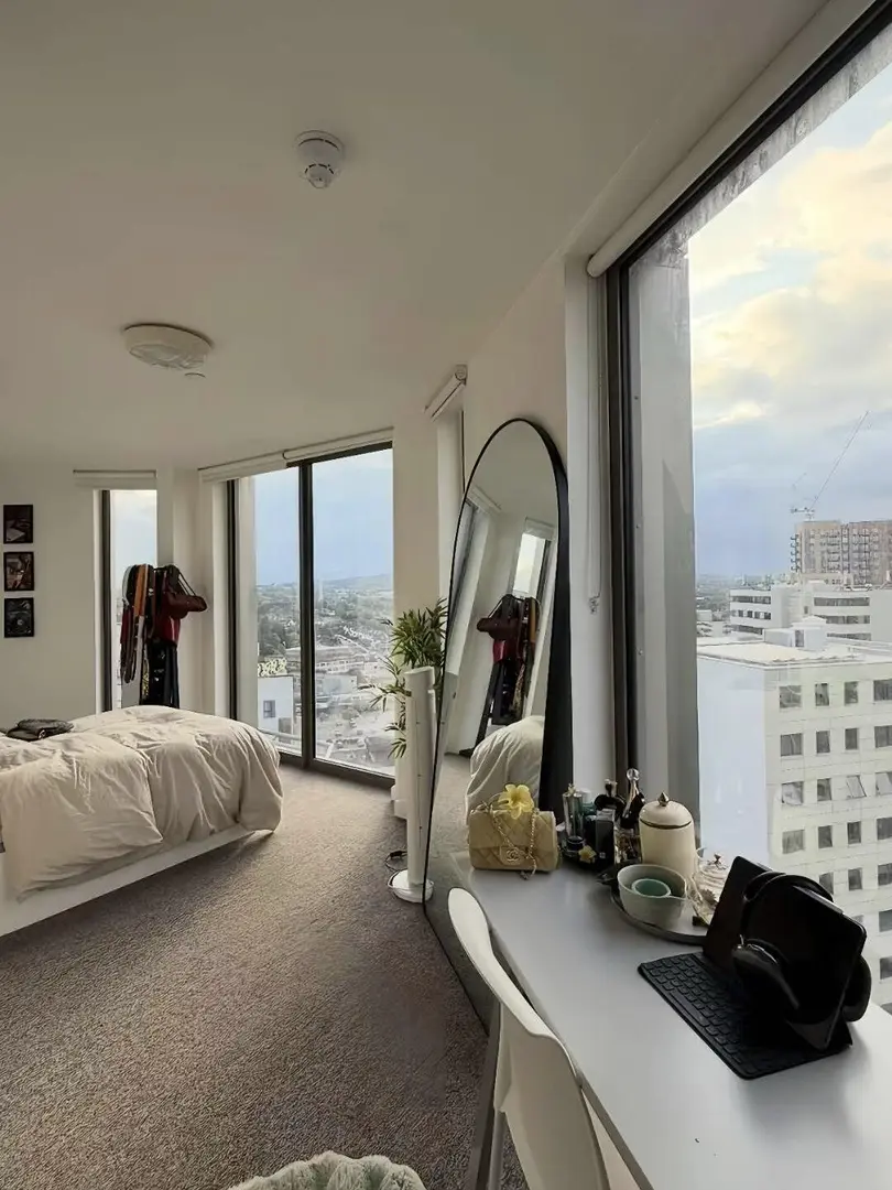 伦敦26fall｜高层落地窗Studio寻新主人！