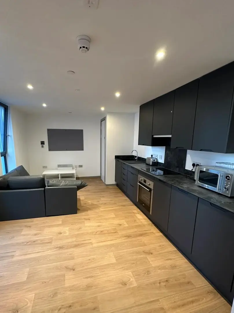 曼大26fall步行到校｜獨衛找室友事少好相處