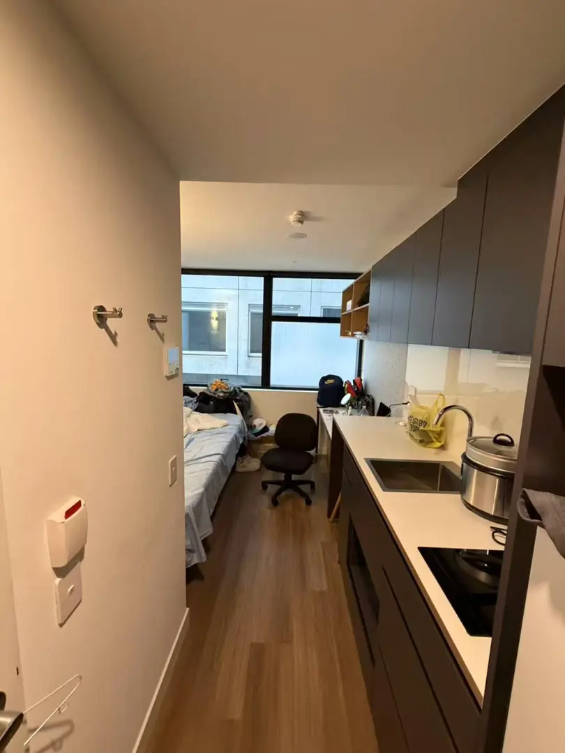 墨爾本4xx就能拿下學校附近帶空調的studio