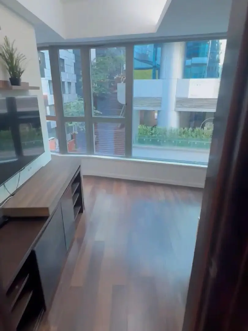 香港🇭🇰中环一室一厅找下一任租客～