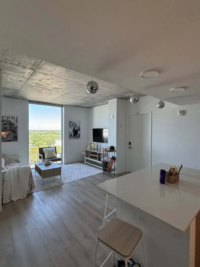 Adelaide｜大落地窗1b1b 房东直租