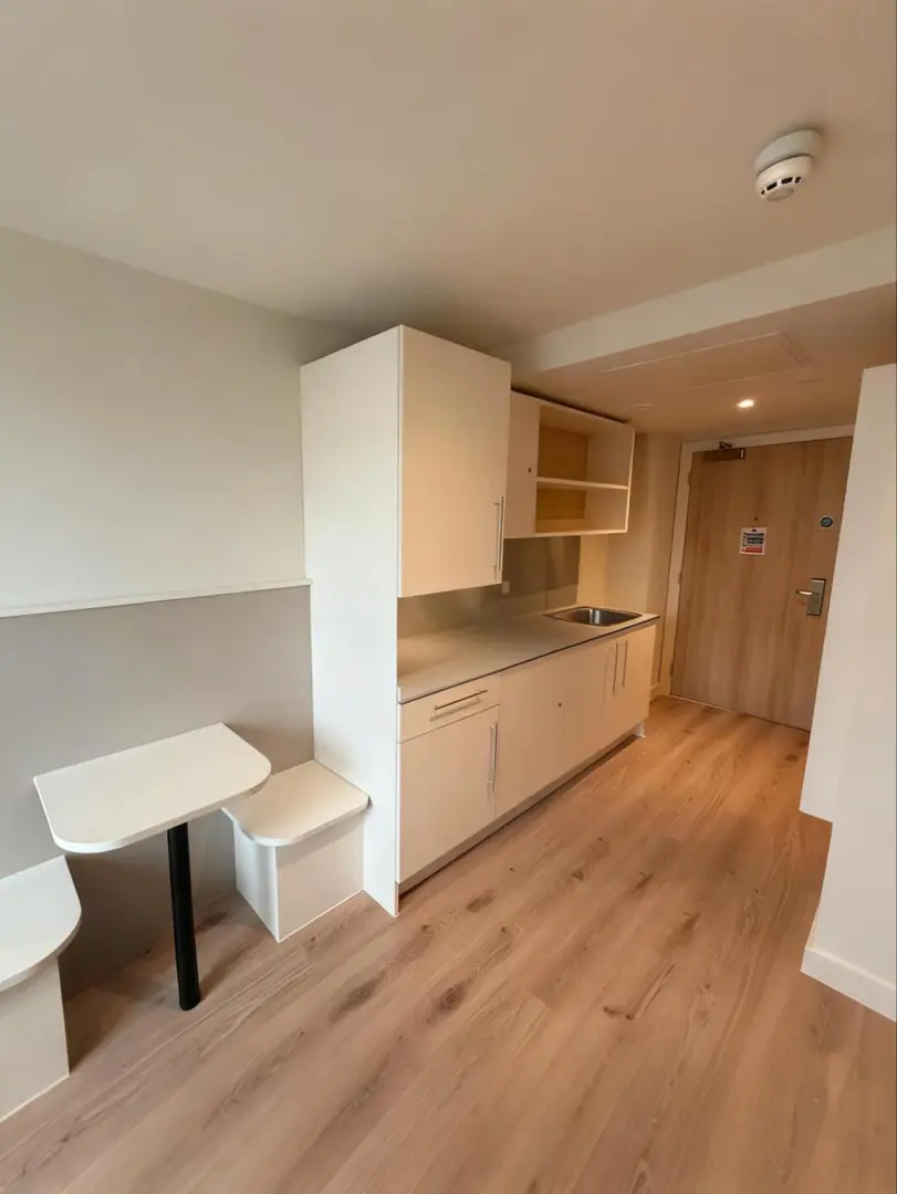 曼城26fall帶家具包bill的studio腿兒著上學