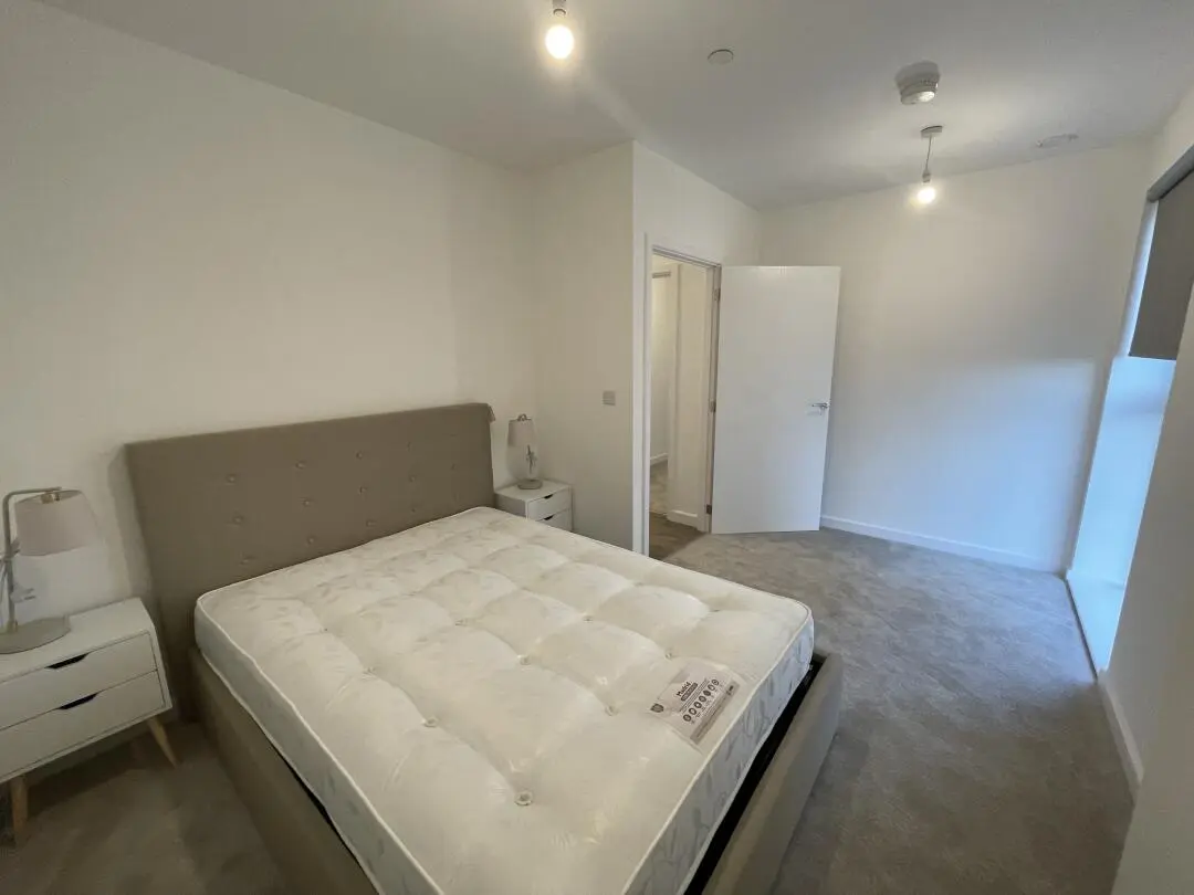 在謝菲終於住上了心儀的1b1b公寓😍