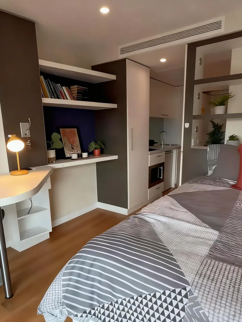 曼城学校附近studio带家具！200+回血转租