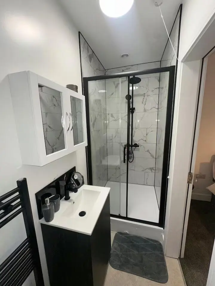 伯明翰房东转1b1b  300pw  找一位新租客