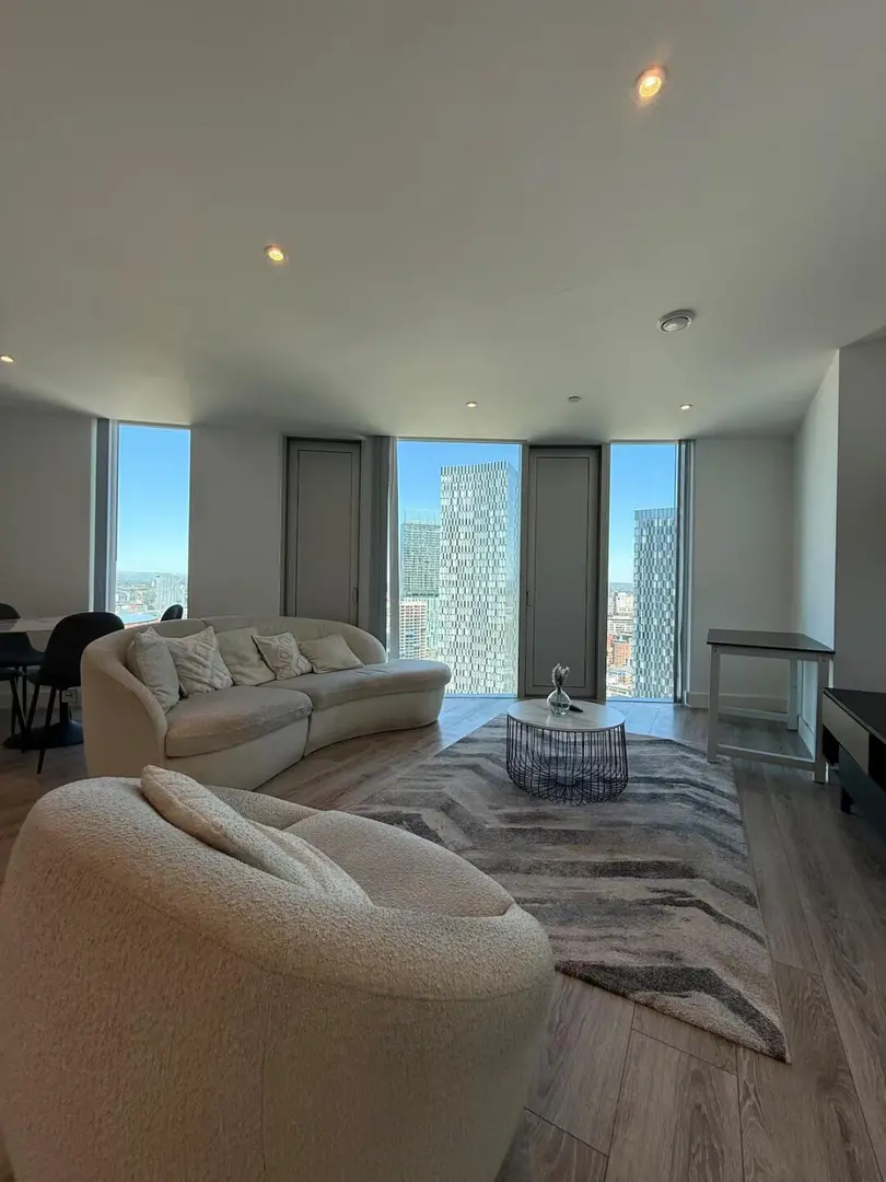 近曼大1b1b 房東直租 大落地窗包bills