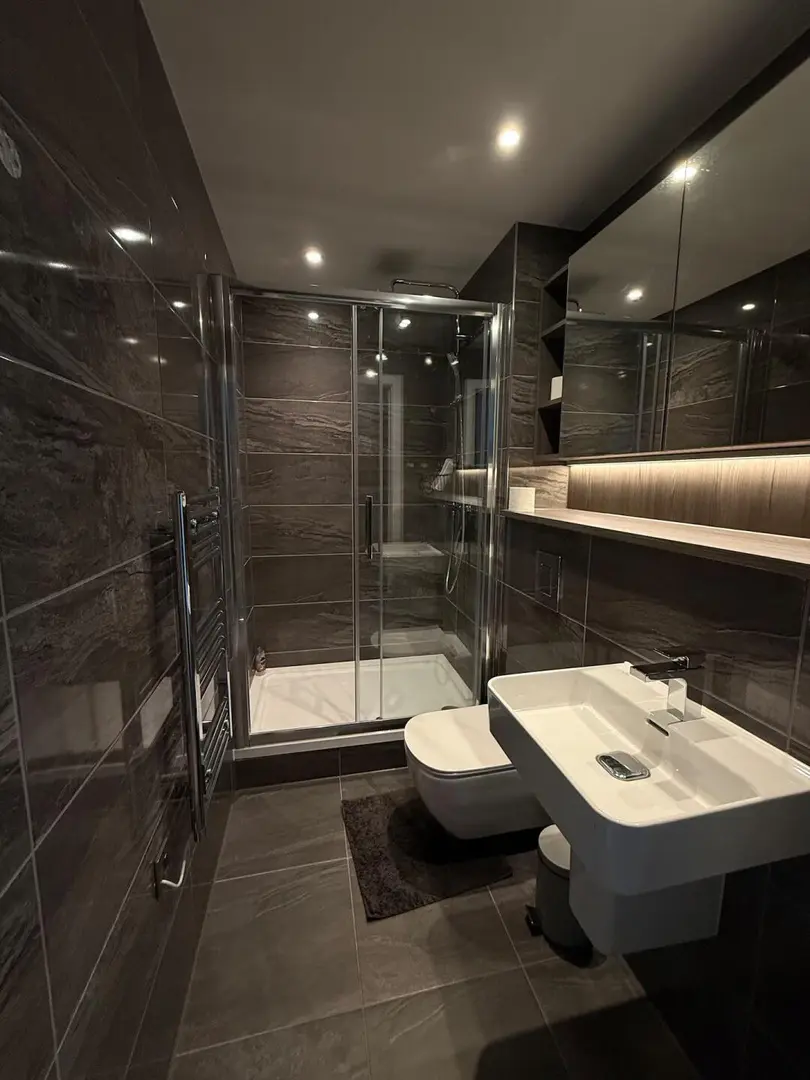 近曼大1b1b 房東直租 大落地窗包bills