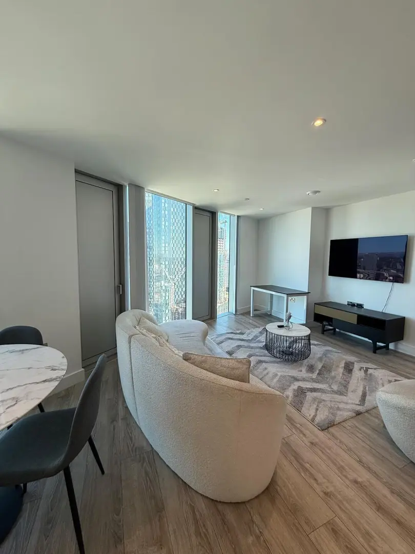 近曼大1b1b 房東直租 大落地窗包bills