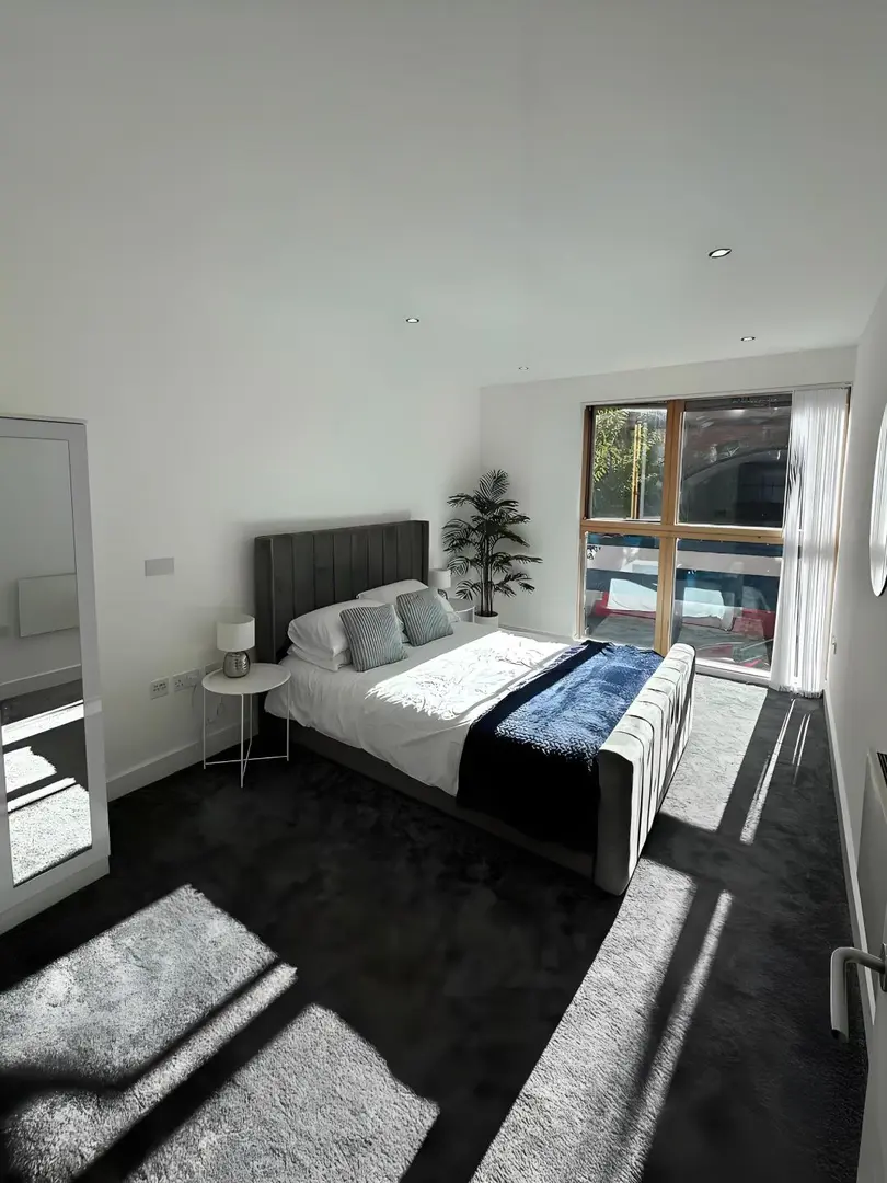 曼城大落地窗1b1b著急➗，近曼大包bill