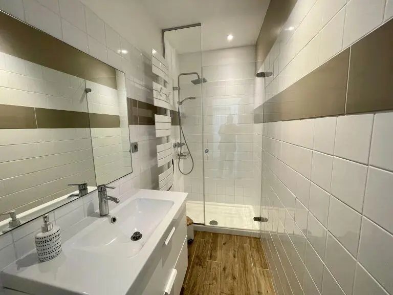 曼城2b2b招租 近曼大 人均2xx❗️