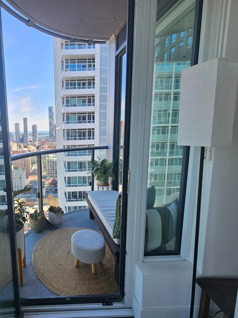 悉尼1b1b 找下一任租客｜落地窗，带家具