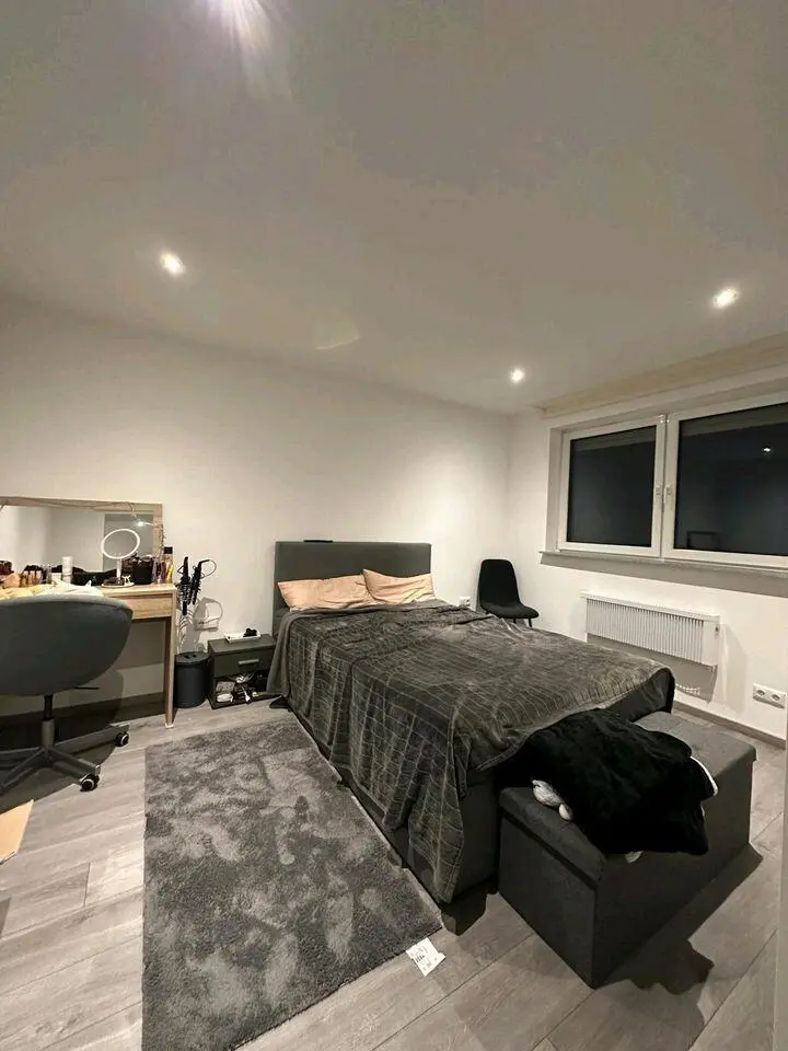 布里斯托 帮学长转租1b1b 低价出～