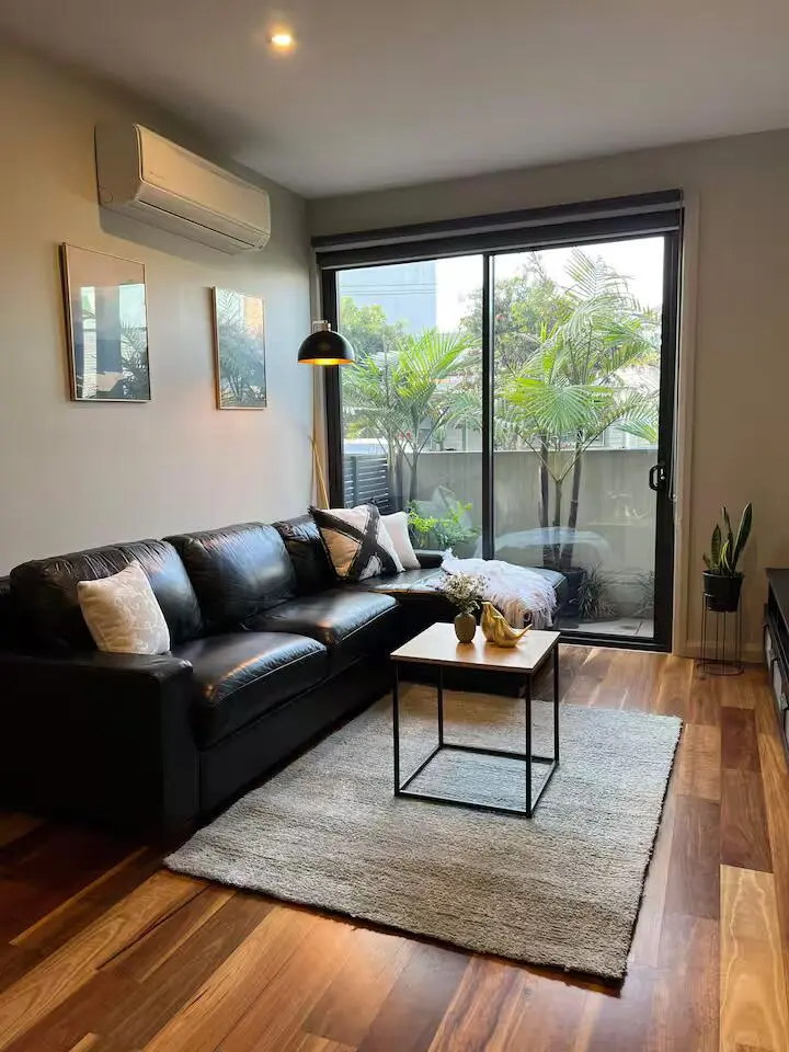 阿德300多pw，带阳台可整租～