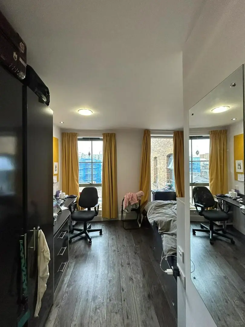 UCL租房-步行到校+双落地窗！