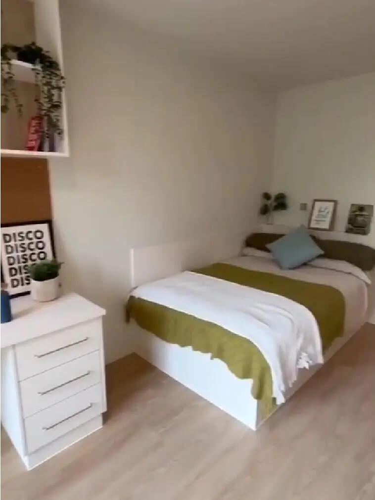 考文垂急➗，步行华威 大size 🉑分期