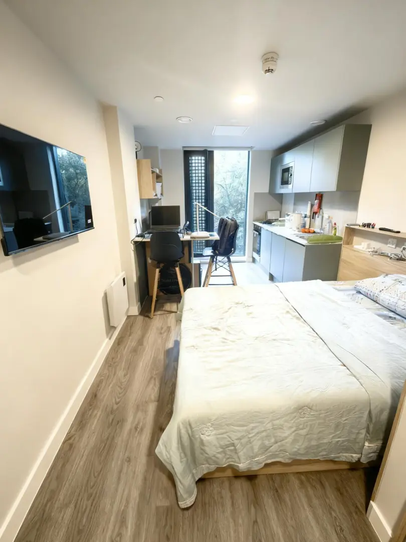 伦敦一区帮朋友低价转studio｜可短租