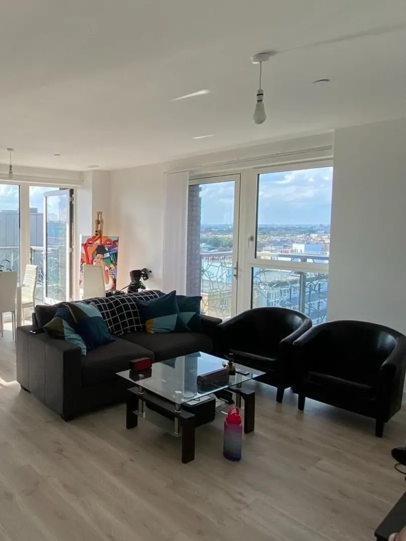 伦敦急转➗1b1b300+pw可双人