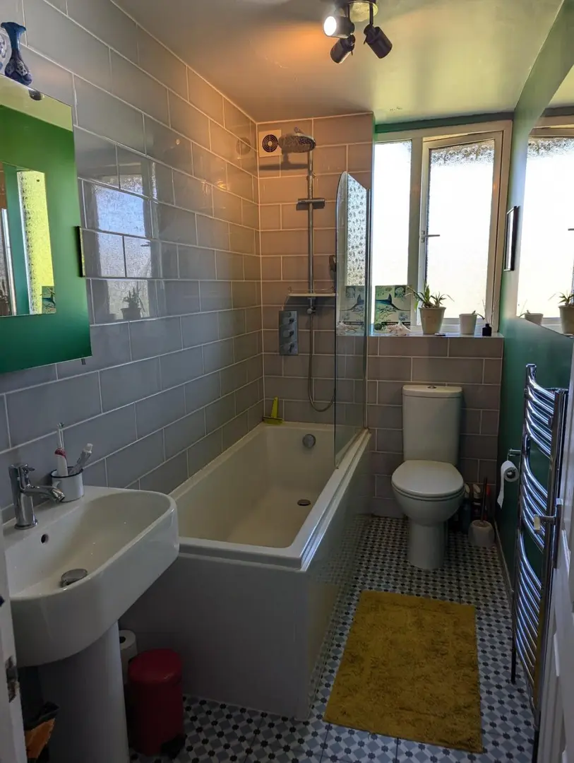 伦敦出外婆的大落地窗1b1b带阳台，长短都可