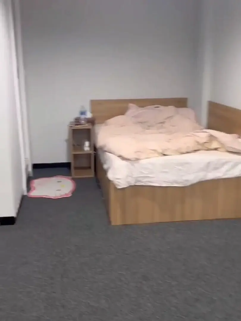 布大明年9月低预算室友｜188pw(全包)