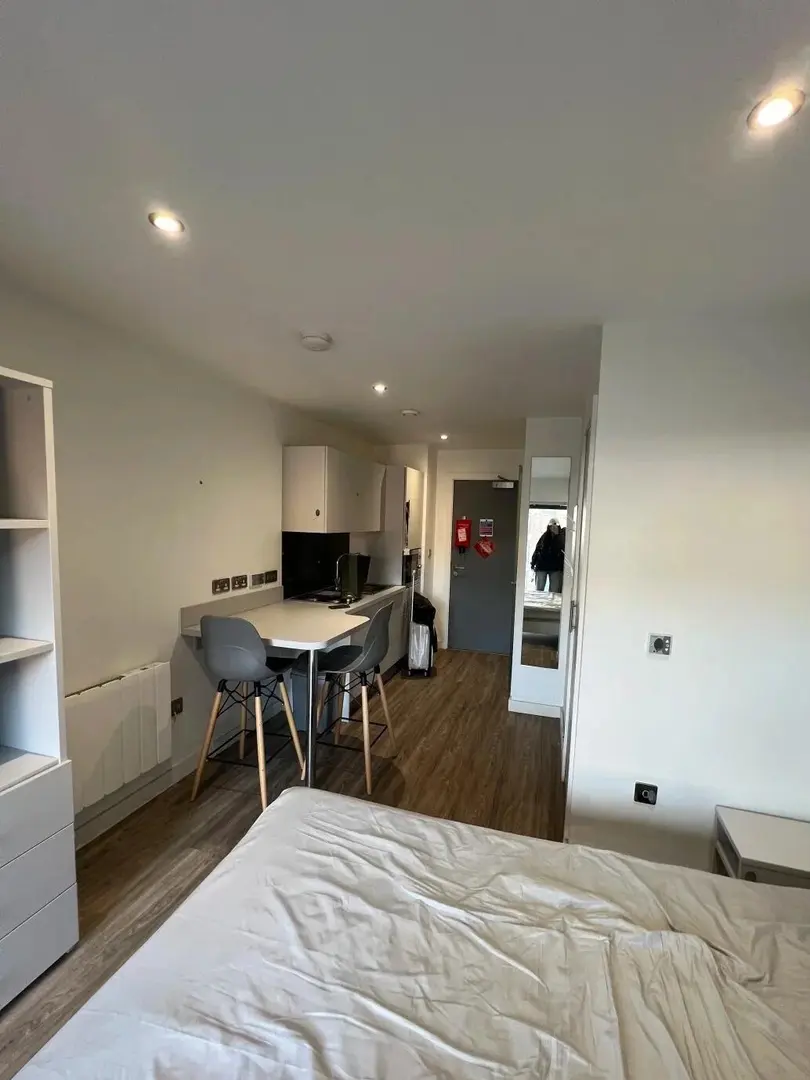 考文垂city敲大面积studio骨折➗步行到考大