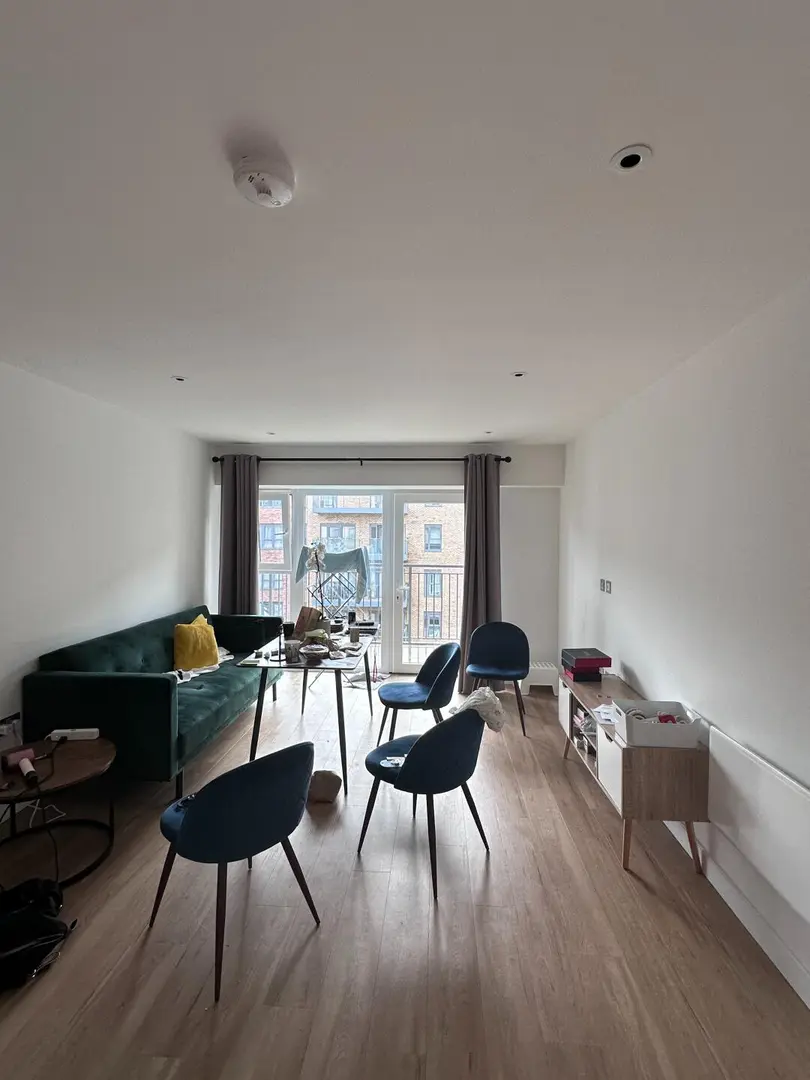 伦敦近密大，出租一套2b2b，便宜给