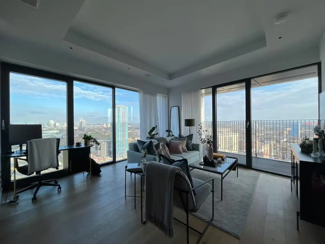 伦敦2b2b，房东直租，双主卧带车位